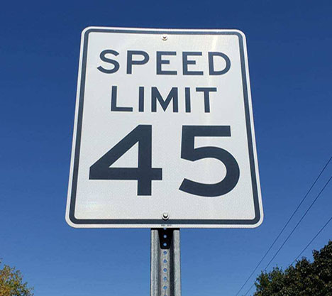 photo of speed limit sign