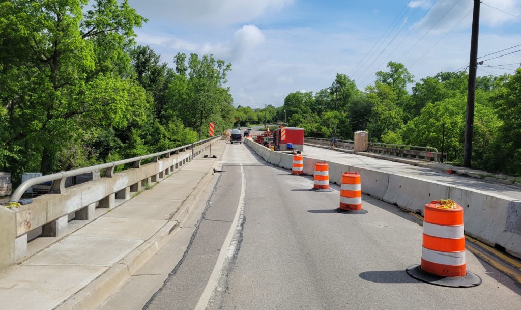 photo of the traffic shift at Mast Rd bridge project