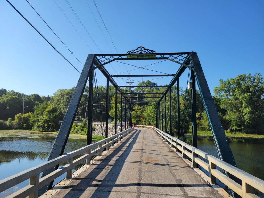 photo of truss bridge