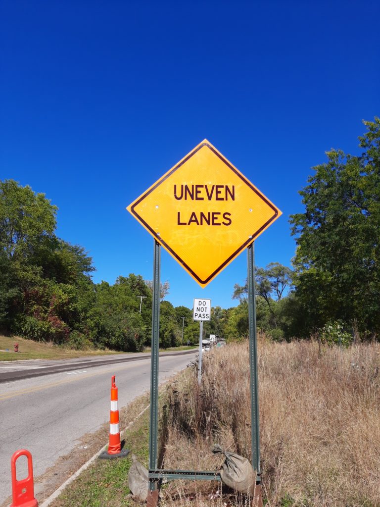 uneven lane signs on Leforge Rd